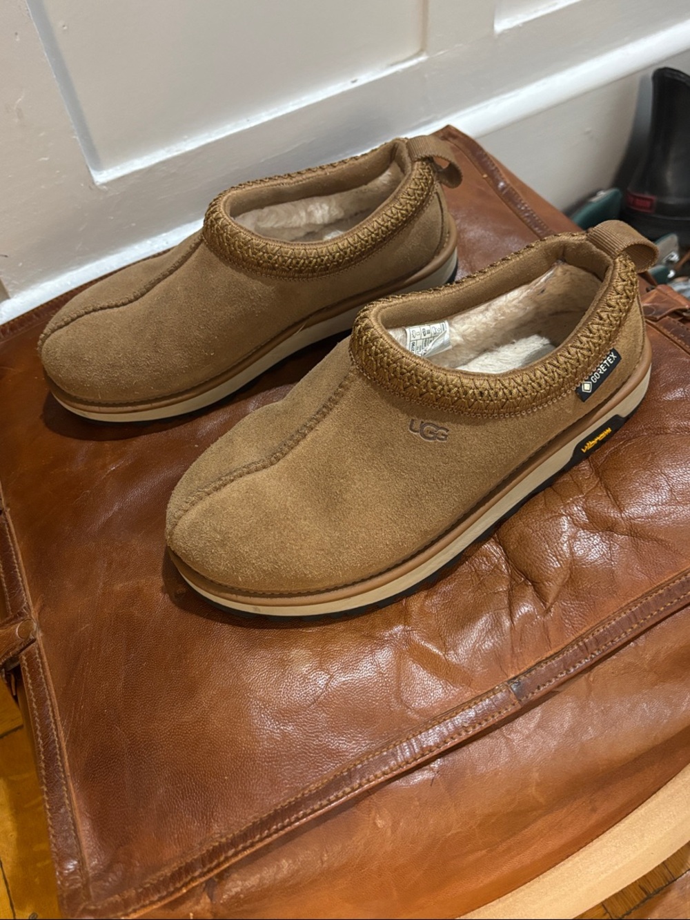 UGG Women’s Slip-On Suede Clog in Chestnut